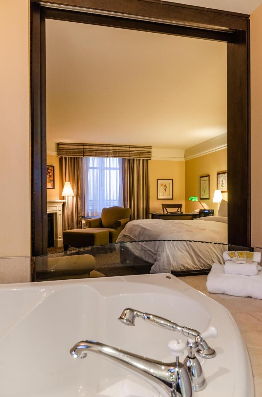 Le St-Martin Hotel & Suites Laval Exterior photo