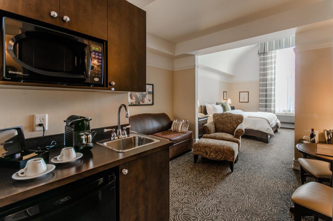 Le St-Martin Hotel & Suites Laval Exterior photo