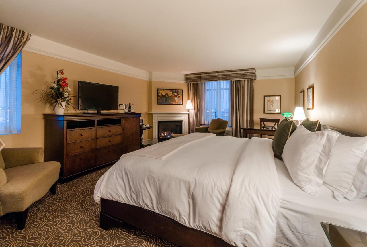 Le St-Martin Hotel & Suites Laval Exterior photo
