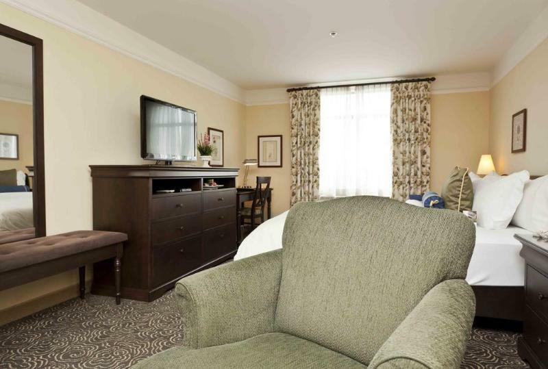 Le St-Martin Hotel & Suites Laval Exterior photo